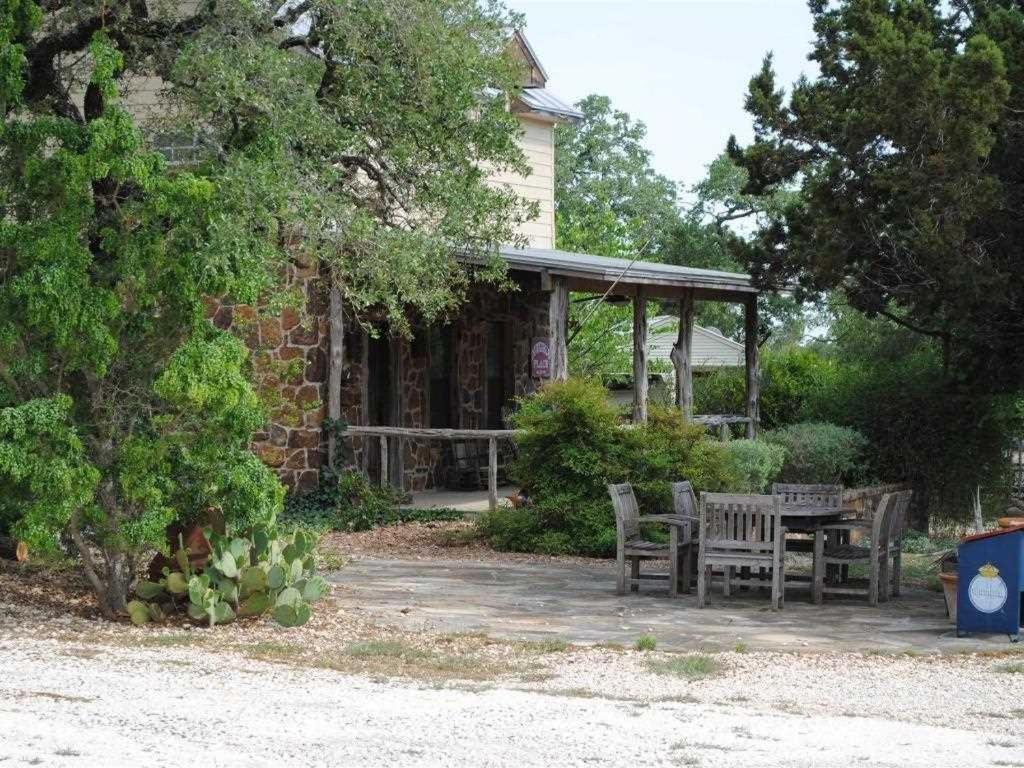 Last Outpost Bandera Ranch House Buitenkant foto