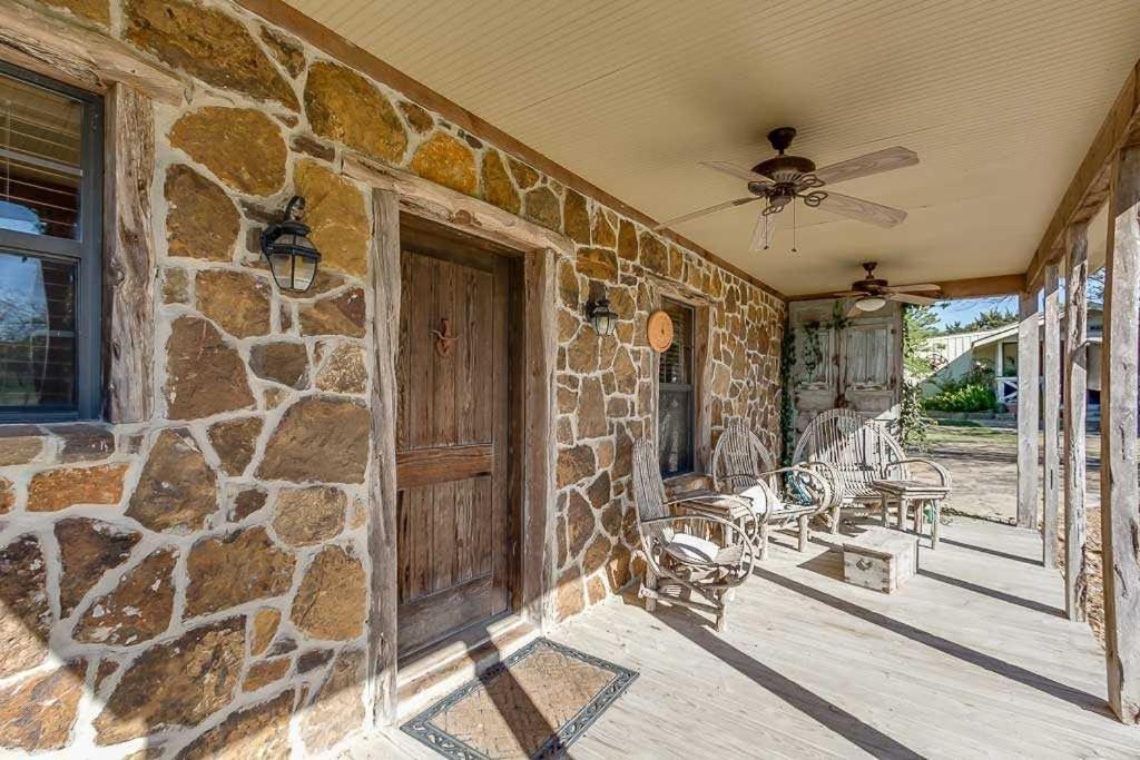 Last Outpost Bandera Ranch House Buitenkant foto